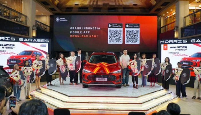 MG Motor Indonesia Serahkan 100 Unit MG ZS Hybrid+ Kepada Konsumen Pertama di Jakarta